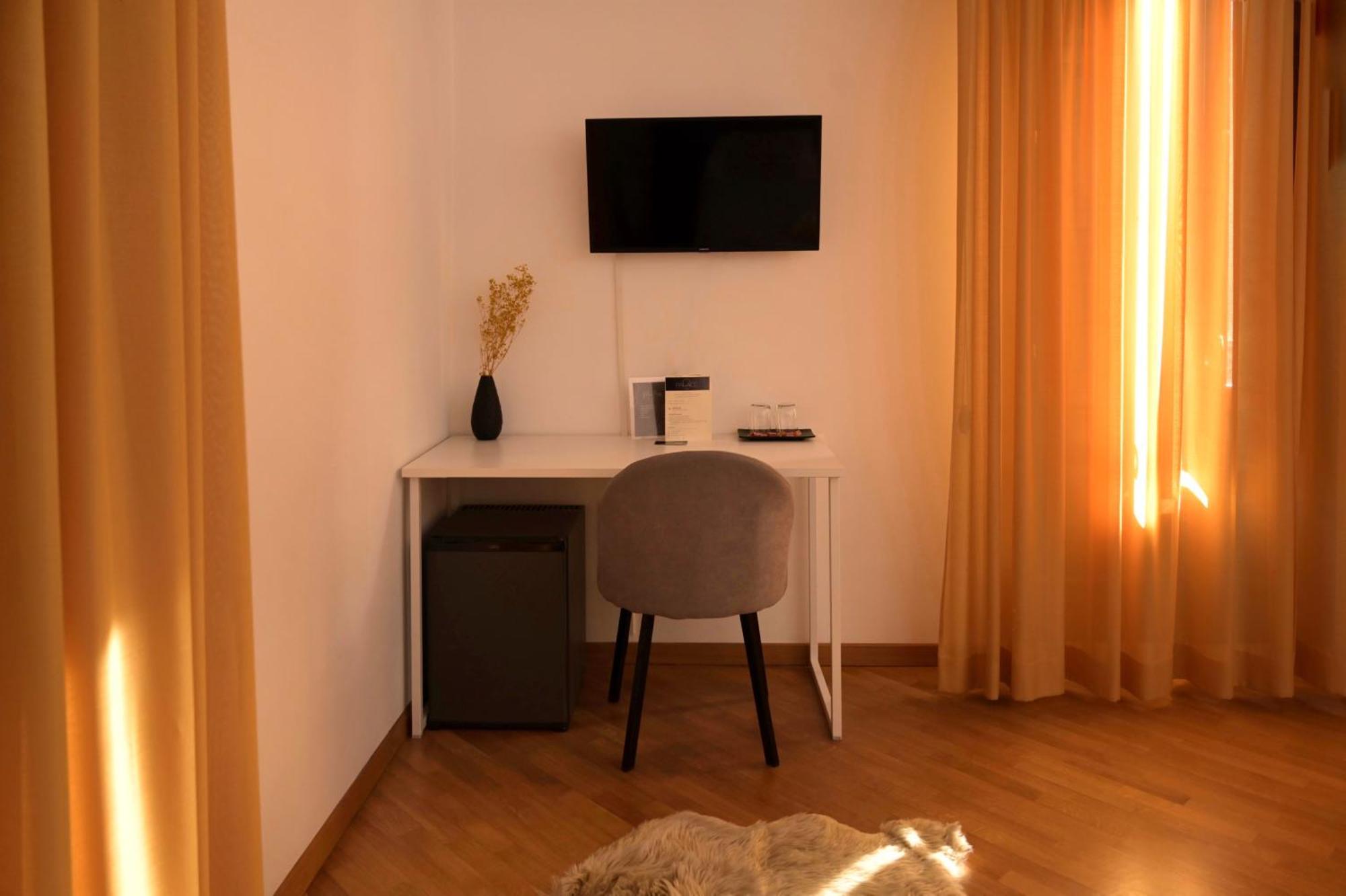 Palace Eight - Suites & Spa Cosenza Exterior foto